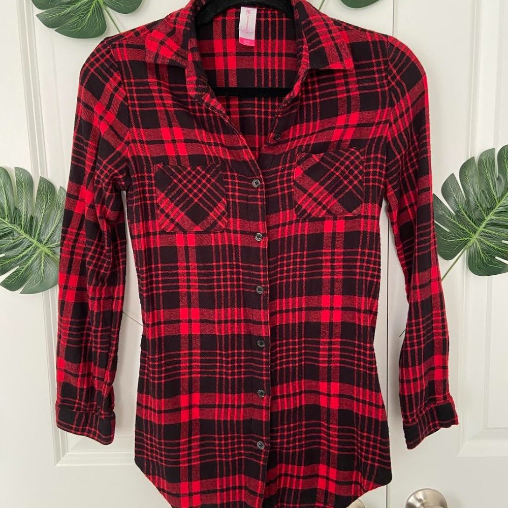 No Boundaries Red/Black Plaid Flannel Long Sleeve Button Down